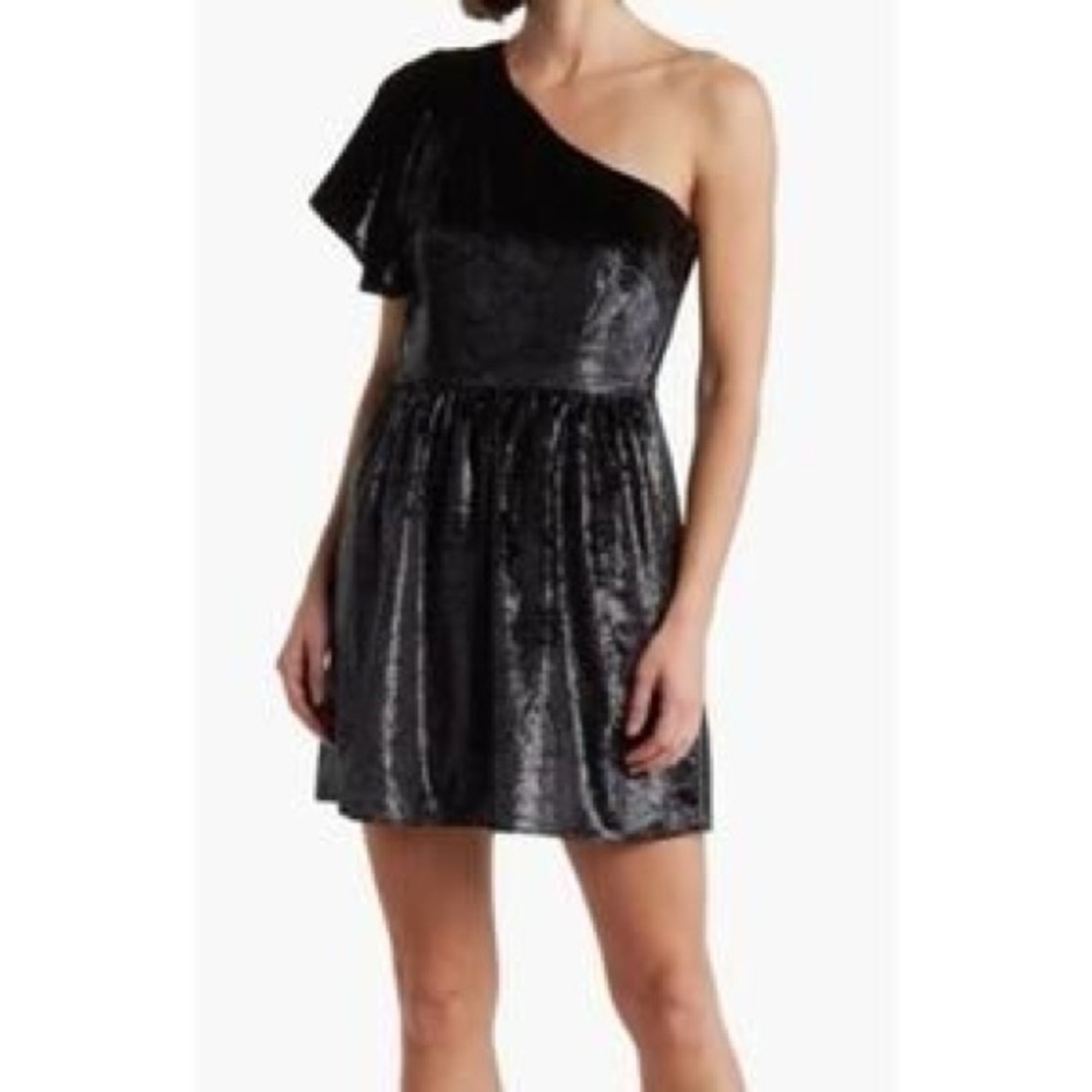 Black One-Shoulder Dress